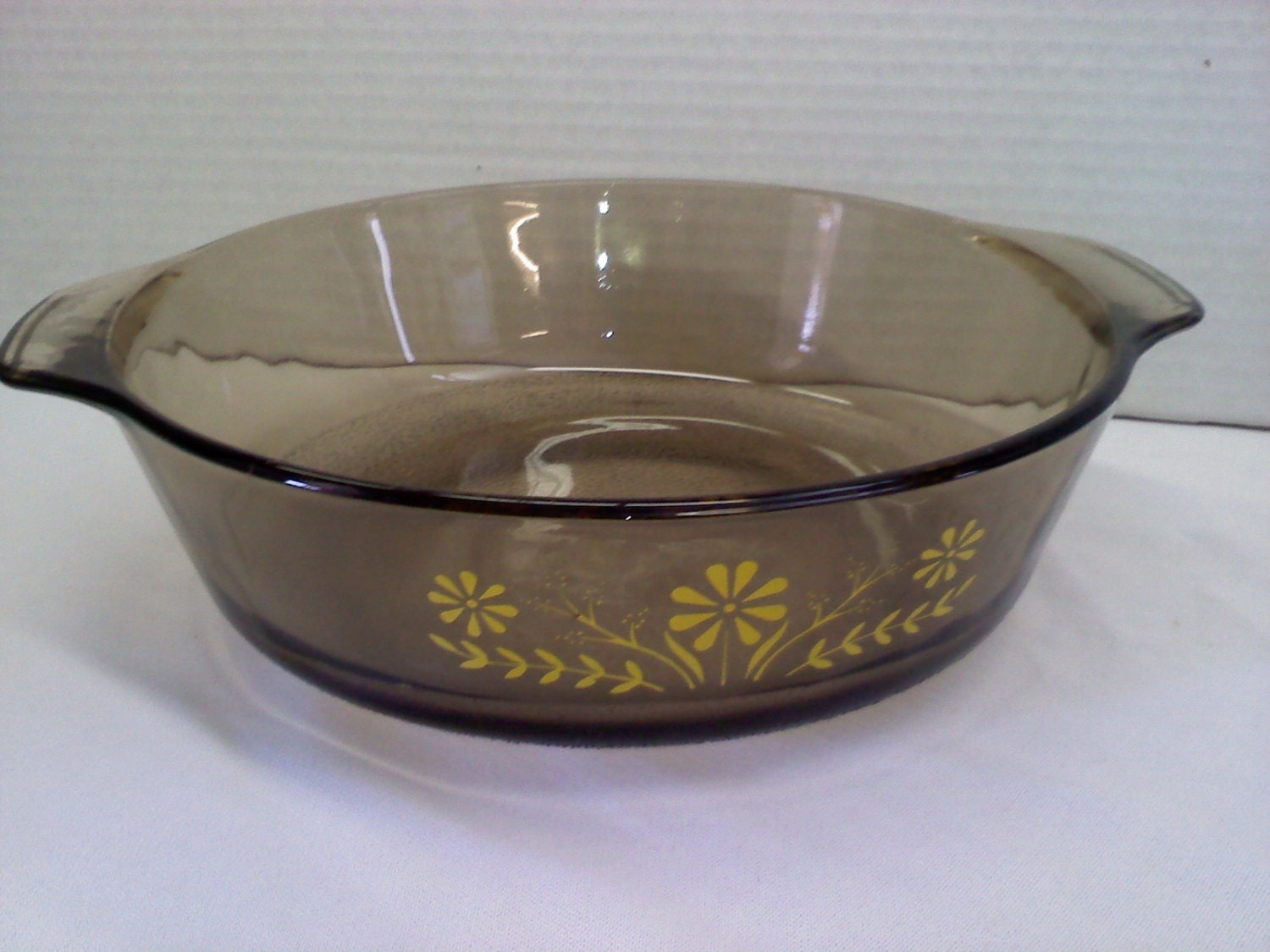 Amber Brown Glasbak, With Yellow Daisy Motif. 20 Oz Casserole Baking,Pie And Serving. Mid Century/Retro/Cottage Chic