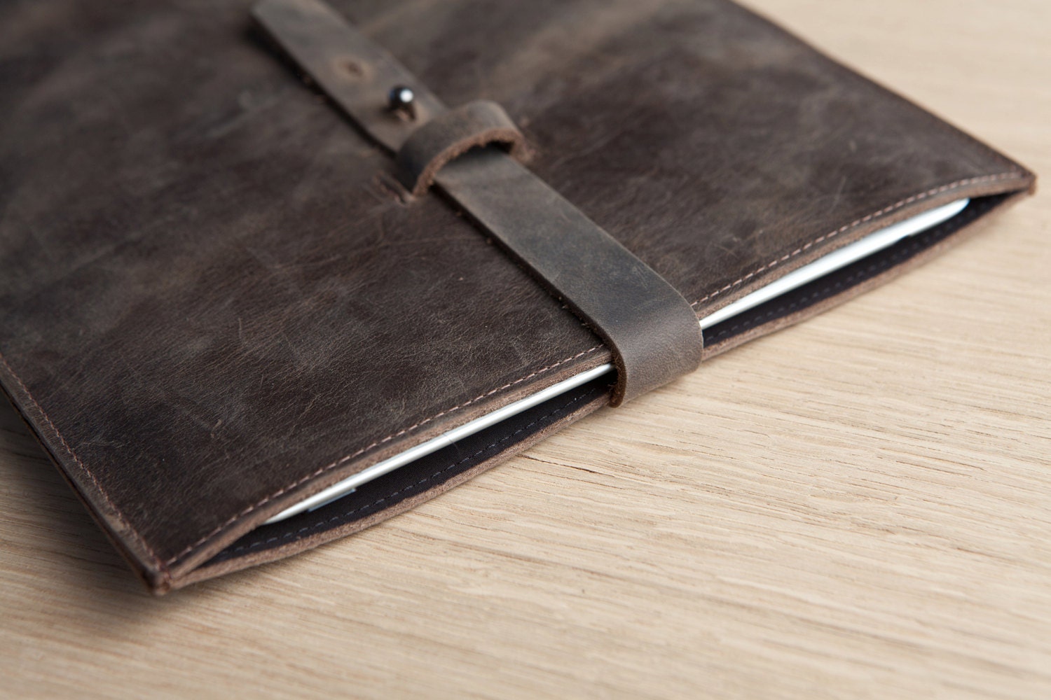 iPad Case, brown leather iPad Cover, iPad 2/3 Sleeve, padded tablet cover, minimalist design, quality leather, for men / women, gift for him