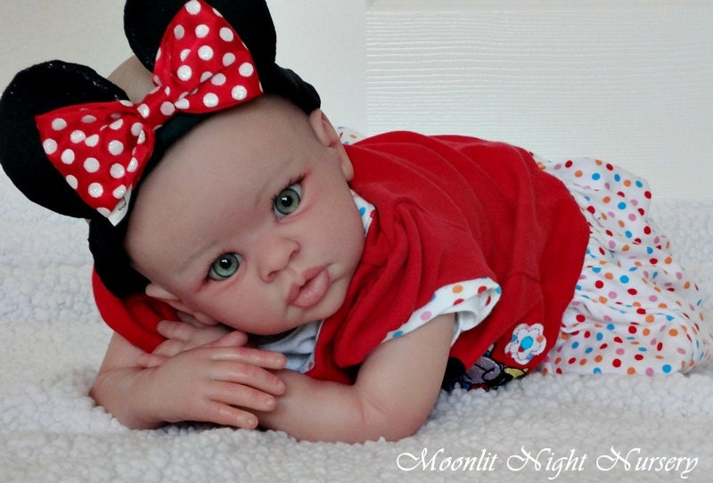 Extremely adorable Realistic Reborn baby girl (Misha sculpt by Linda Murray)