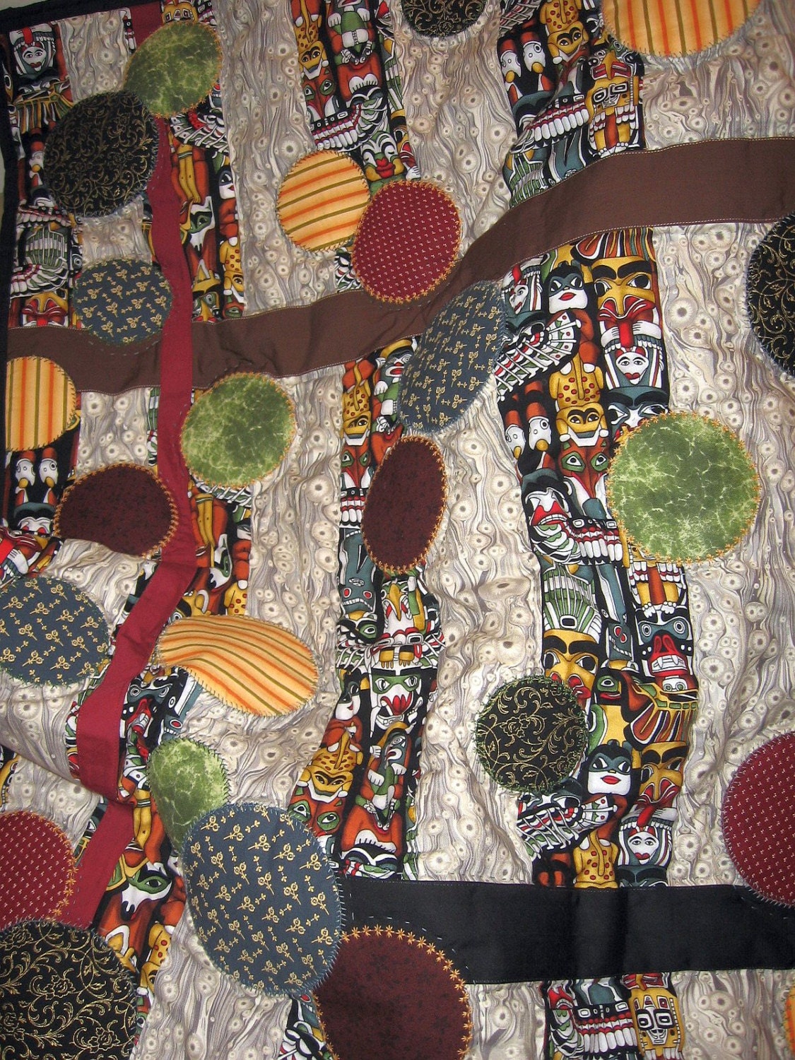 Items similar to Handmade Totem Pole Pattern and Dot Quilted Baby