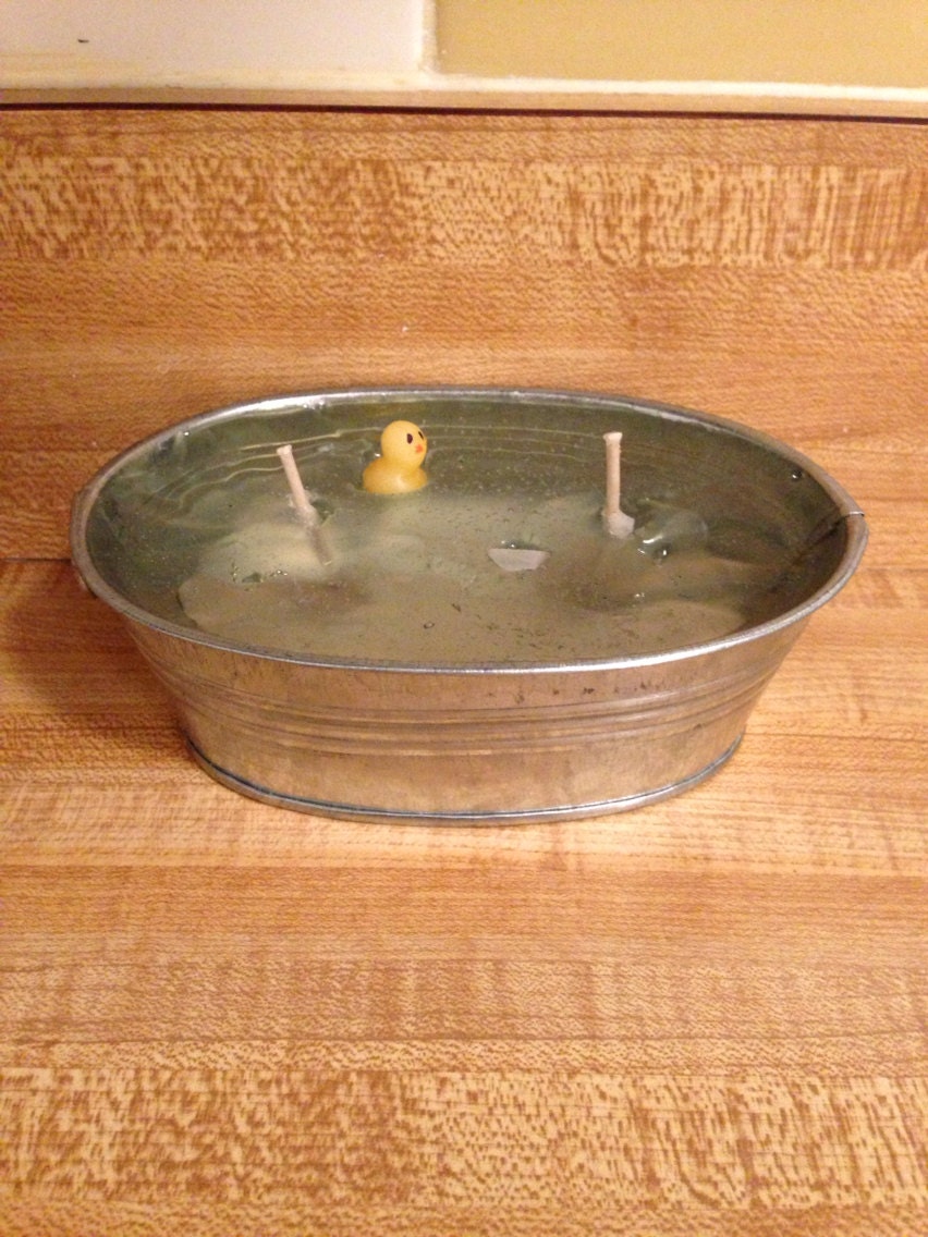 Salty Sea Air Scented Large Duck Bathtub Gel Candle