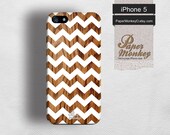 iPhone 5 case, iPhone 4S case, Decoupage case for iPhone.Geometric aztec white chevron on wood pattern.