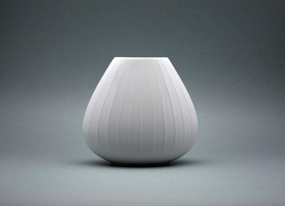 Mid century modern porcelain vase by H&C Heinrich (Bavaria, Germany)