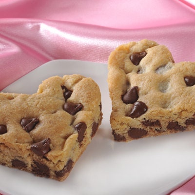 gluten free chocolate chip heart cookies sweet low carb healthy sugar free paleo almond flour