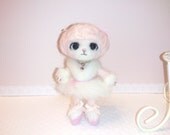 Needle felted dog / Handmade dog / poodle / Great gift / Collection / Ornament / Christmas / Dog miniature