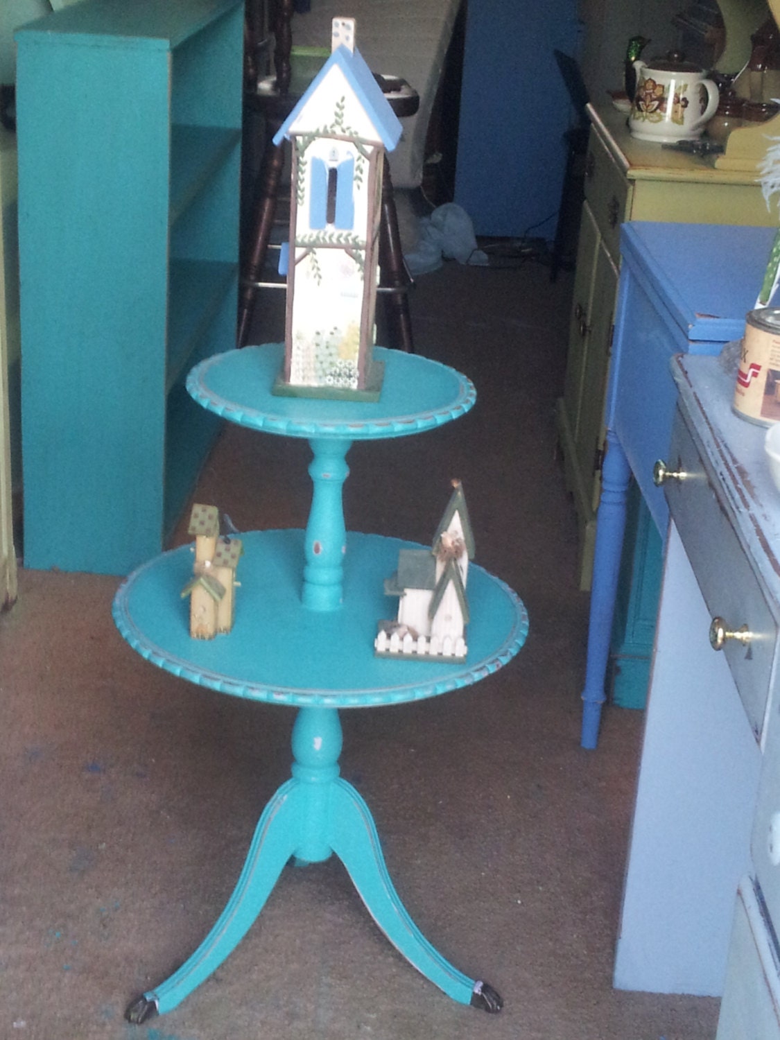 2 Tier Pie Crust Occasional Table. rust/vintage/Americana/industral/Antique/hardware/cast iron/ glass/paint/metal/latch/brass/copper/patina/