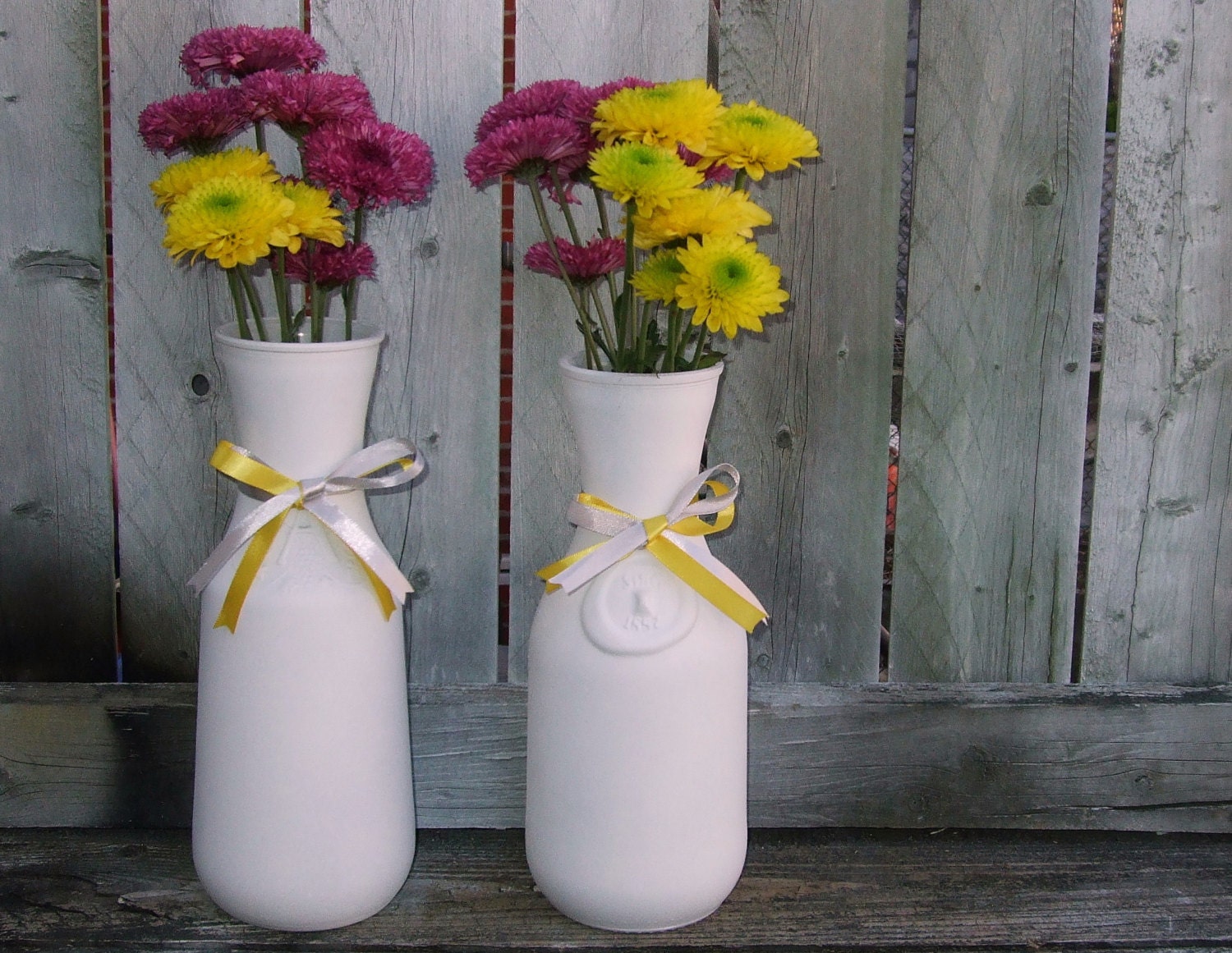 Wedding Decoration / Shabby Chic Wedding Decoration / Rustic Wedding Decoration / Milk Bottle Vases /  White /  Yellow and Gray Decor / 2