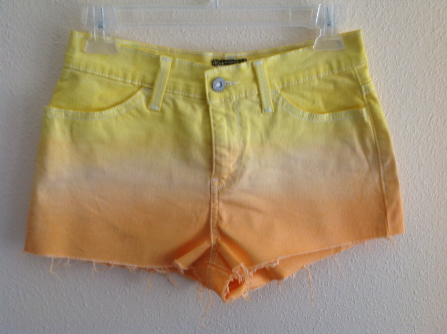 California Sunset-hand painted-Size 4 Levi's mid.rise shorts