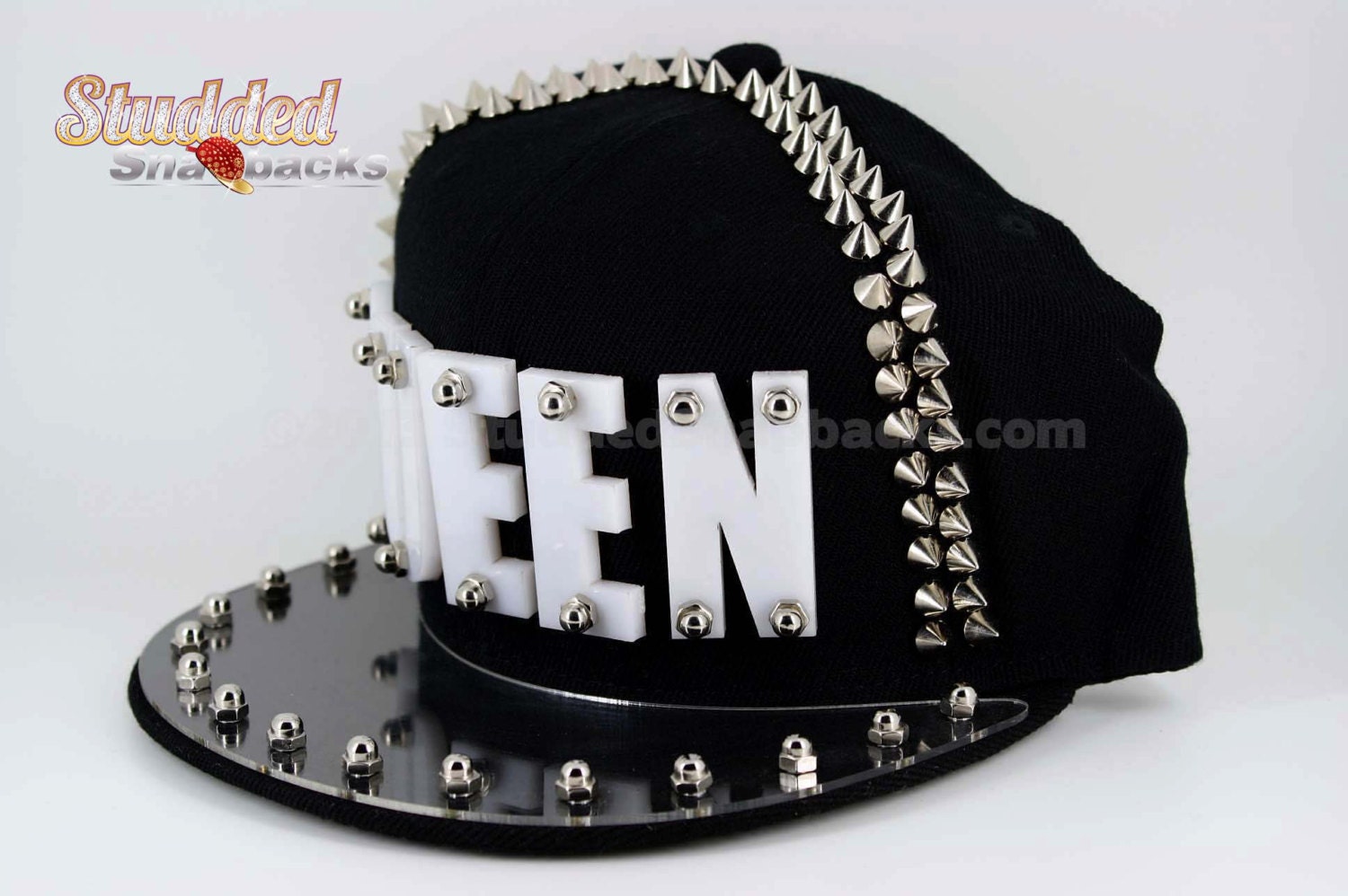Studded Snapbacks Acrylic QUEEN & Spikes Snapback
