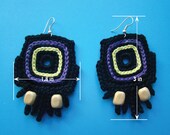 Abstract pattern crochet fiber earrings with wooden vanilla color beads ce0158