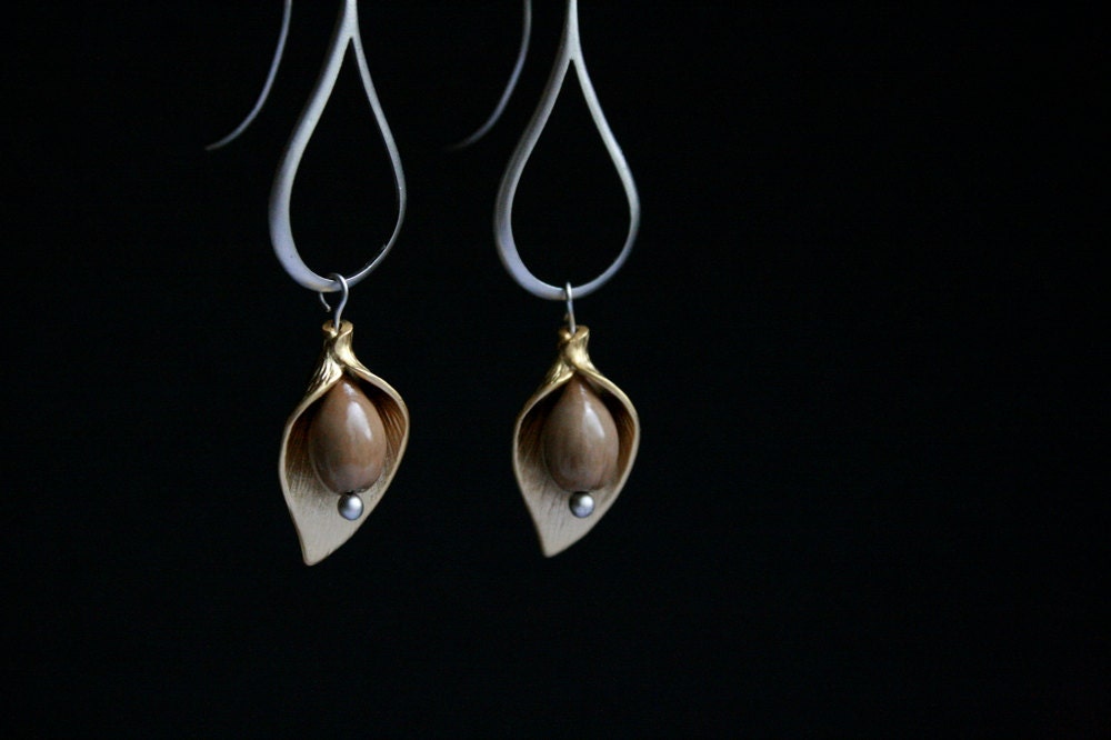silver drop earrings with gold calla lily charms and natural seeds - bridal earrings - wedding jewelry