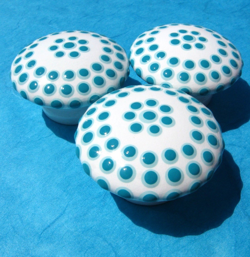 Dotted Drawer Knob, Hand Painted White and Aqua Blue
