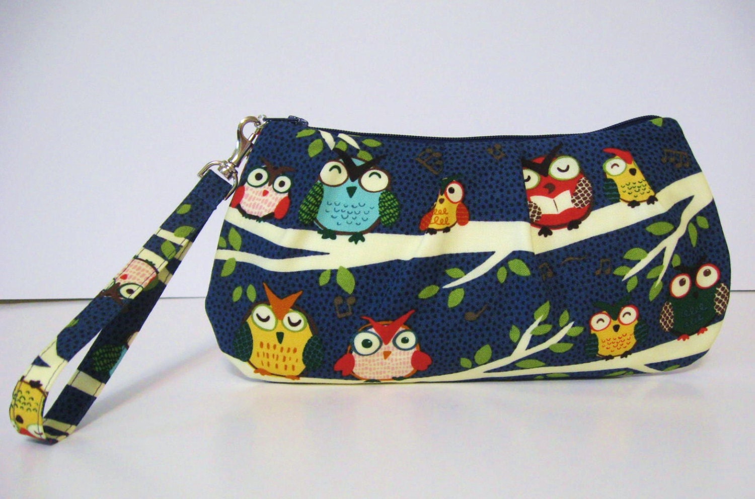 Zip and Go Owl WRISTLET