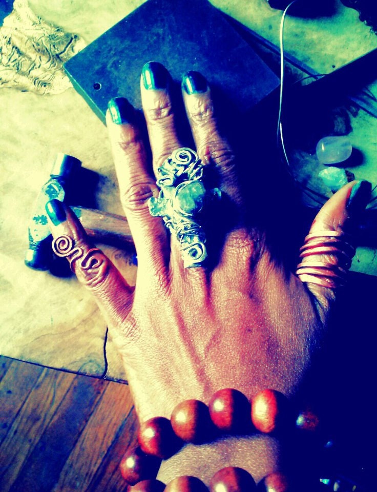 ASTISIS ANKH Silver Ring with faceted Labradorite