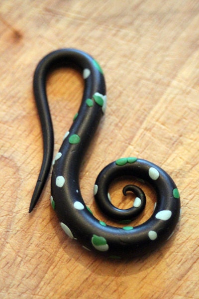 Pair of 3g (3 gauge) Spotted Spiral Plug Earrings - Tapers (could fit 2g/4g - see description)