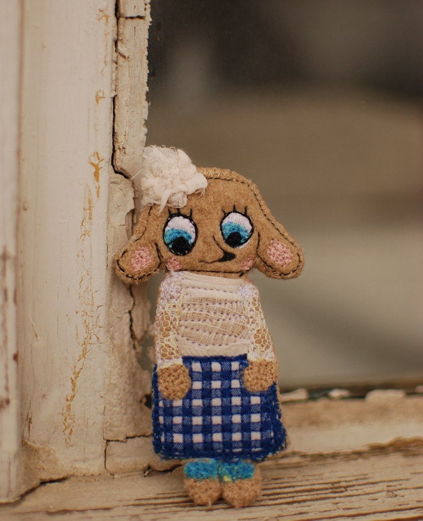 Fabric animal brooch