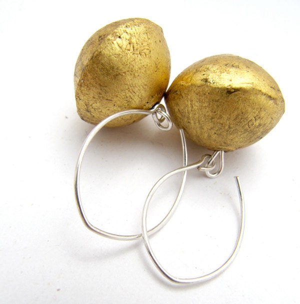 Recycled bottlecap dangles, eco design jewelry, eco friendly earrings, handmade bead earrings