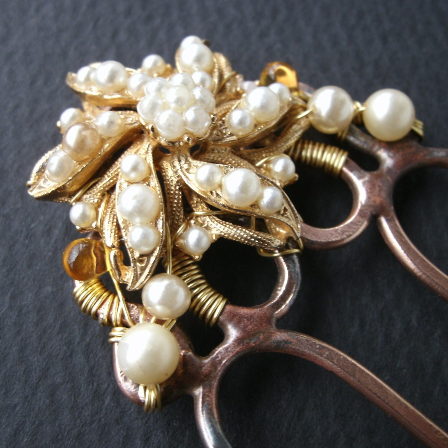 Hammered Bronze Pearl Pinwheel Comb