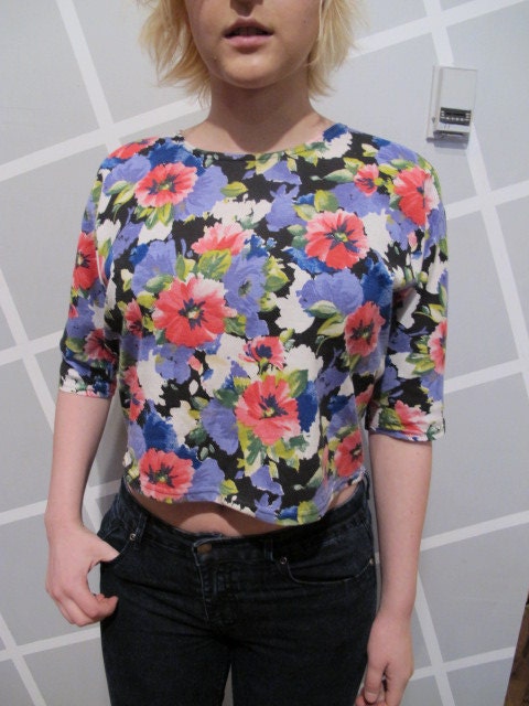 90s Pink and Purple Floral Crop Top with 3/4 Length Sleeves