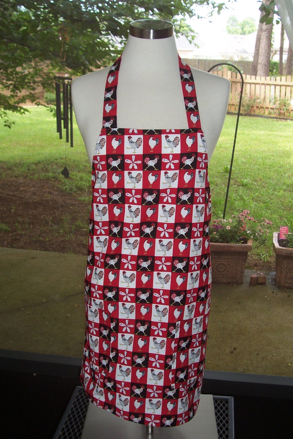 Womens Full Apron w/ 2 Pockets - Roosters - Black and White Red Checks