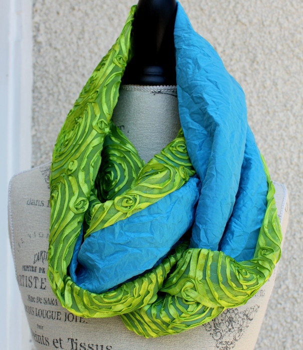 roses are green and the ocean is blue infinity scarf