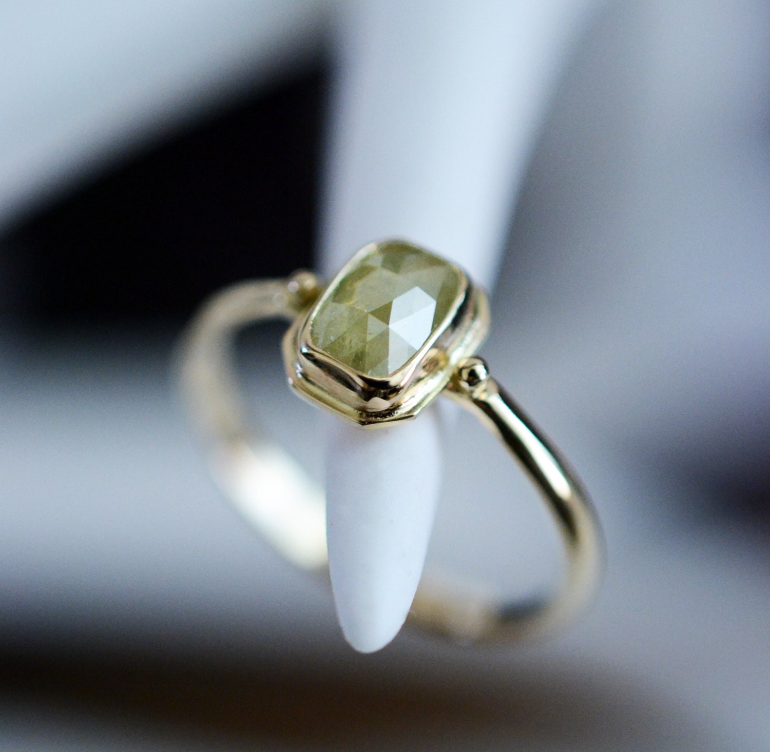 Diamond engagement ring in 14k gold, rose cut