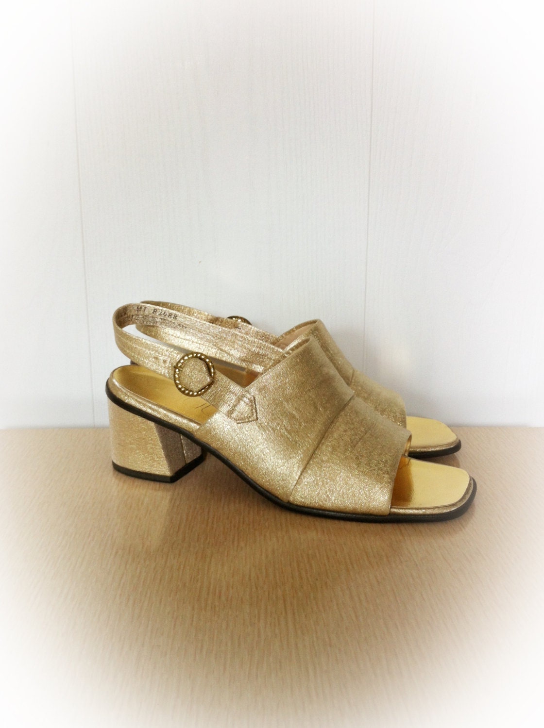 Vintage 1970s Gold  Connie Shoes Metallic Open Toe Sandals with Chunky Heel Size 7 and 1/2