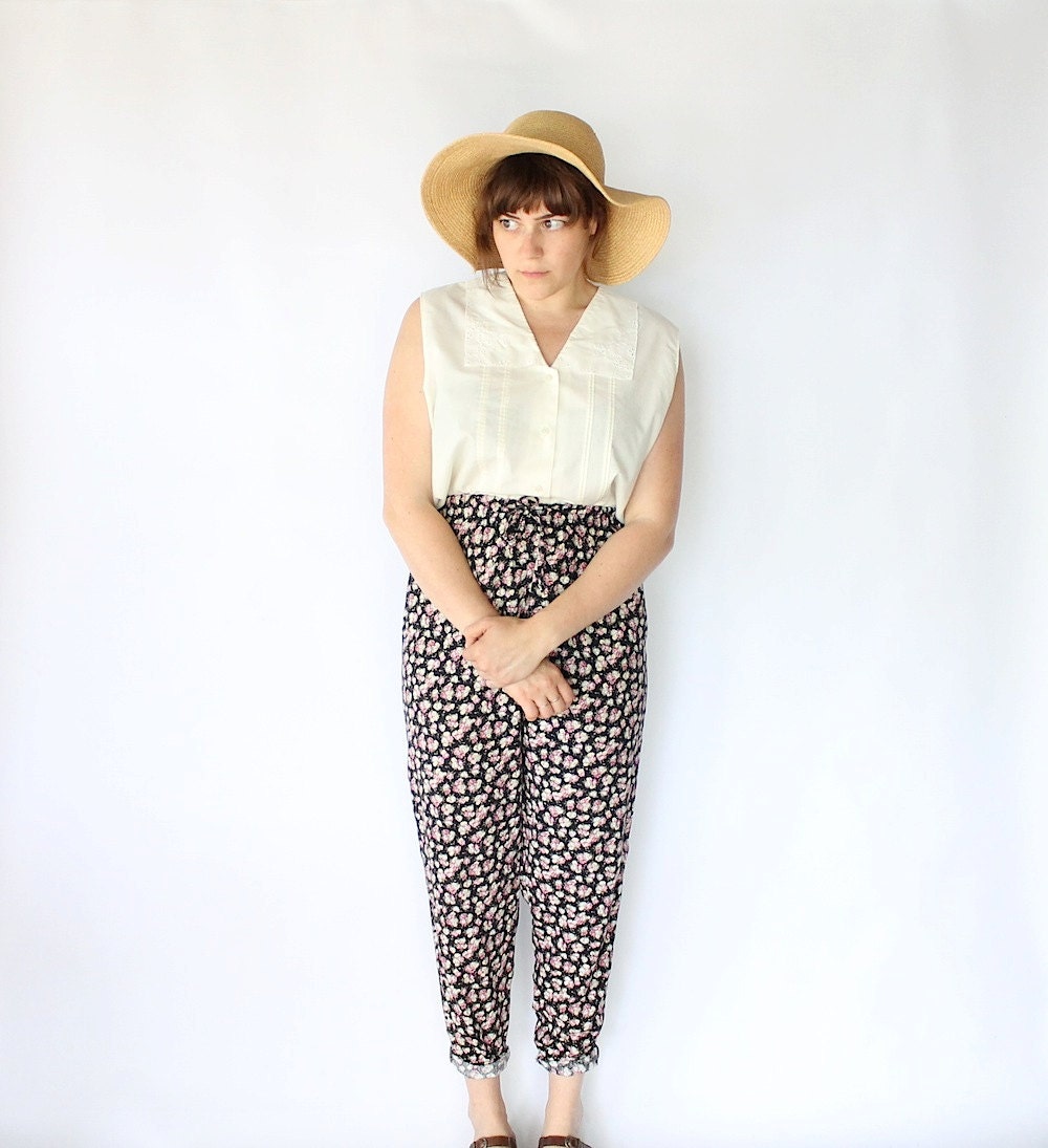 Vintage 60s Ivory Sweet Lace Collar Cotton Blouse // Womens Spring Top