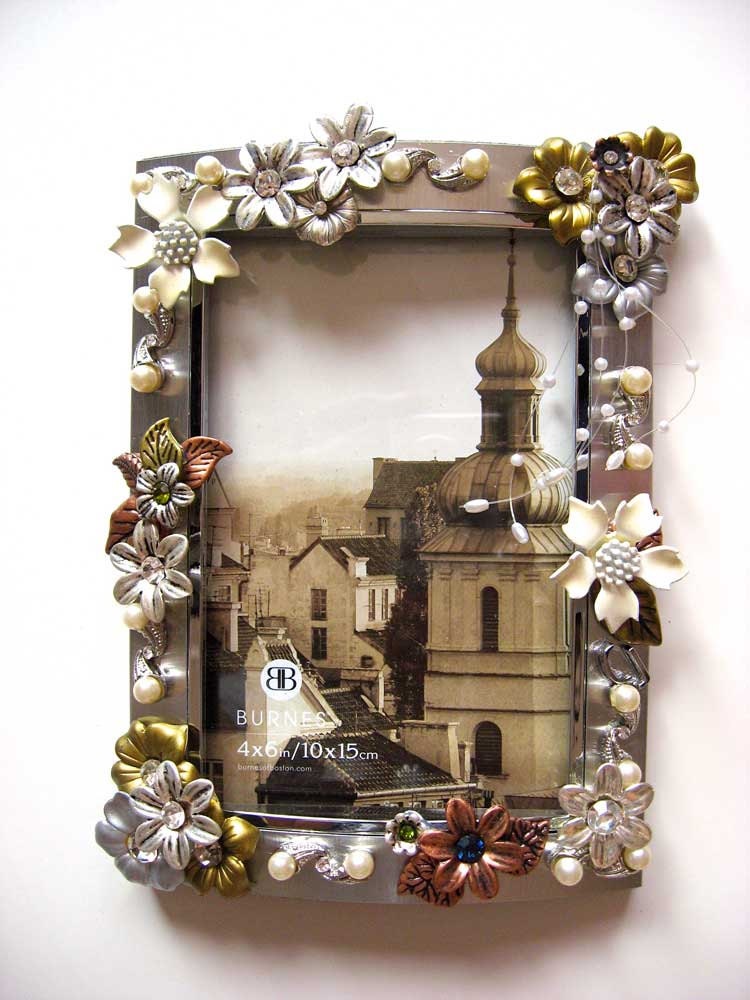 Vintage Jewelry Embellished Photo Frame Petals