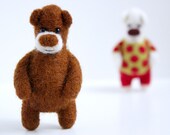 Brown bear, brooch