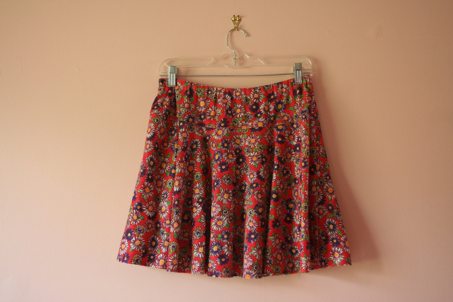 60s Mini Skirt / Daisy Flowers / MIni Floral Swing Full Skirt / Cherry Red Skirt / Elastic Waist Skirt / Size Small-Medium-Large