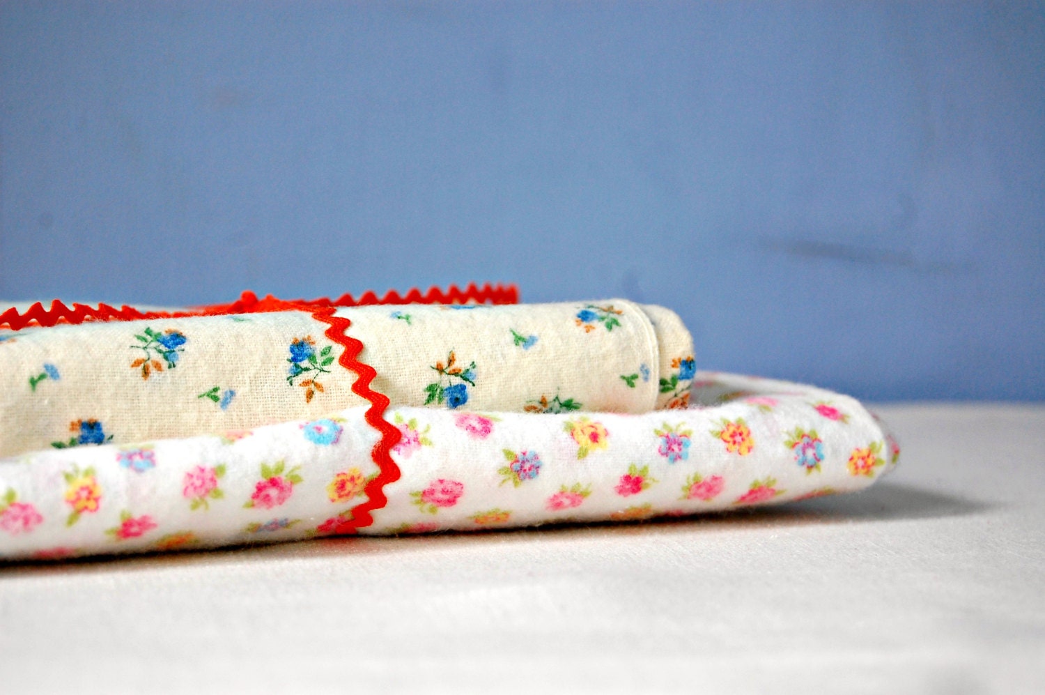 Calico Rose Floral Fabric Vintage Soft Cotton Flannel Blue Pink Yellow Pastel Quilting Baby Sewing Cloth Remnants Fat Quarter Yardage 1.3 Yd