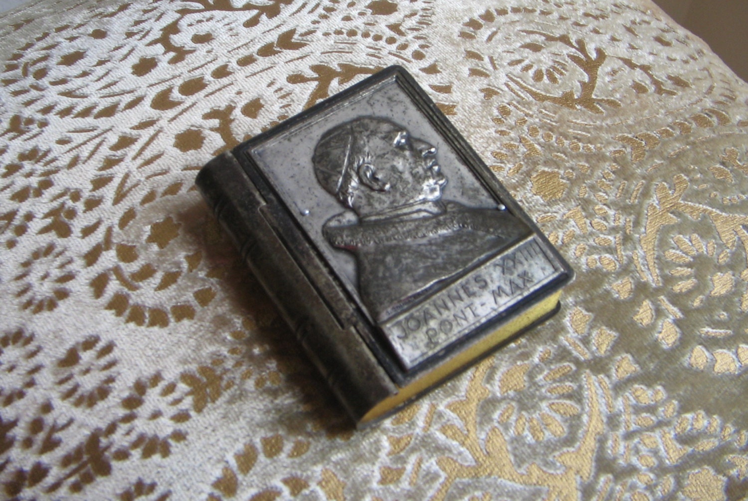 Vintage Pope John XXIII Rosary Box, Joannes XXIII Pont Max, Silver Metal Religous Medals Box