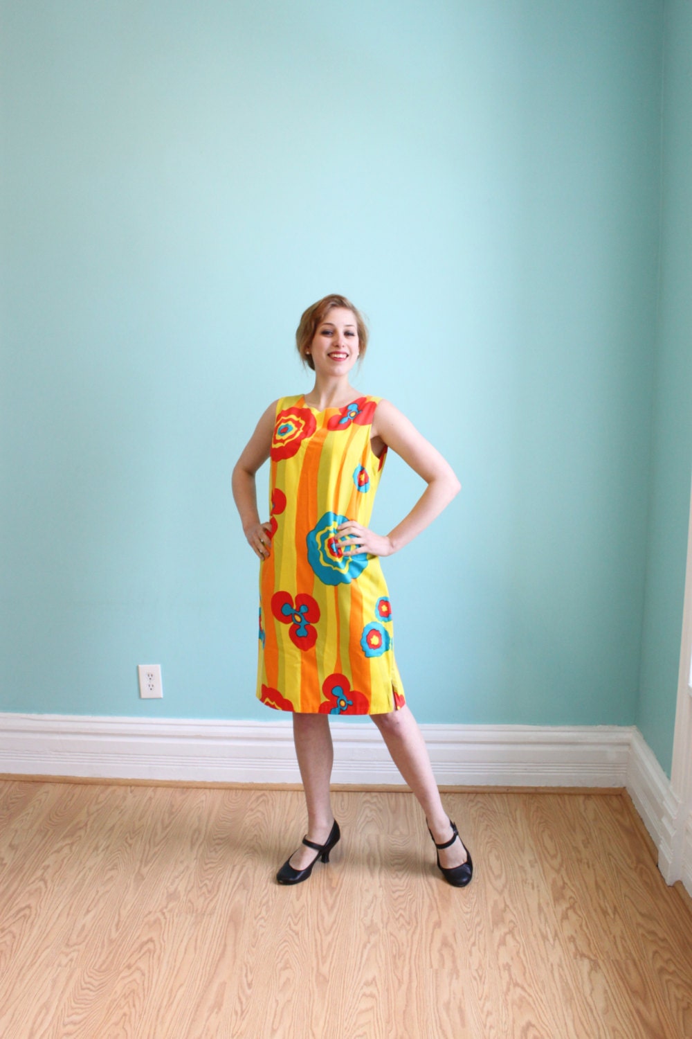 Dress 1960s Vintage 60s MOD  Psychedelic Floral Shift  M Medium