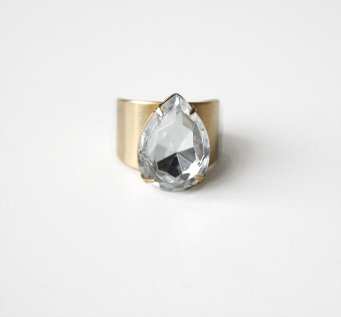 The Crystal Drop ring, adjustable
