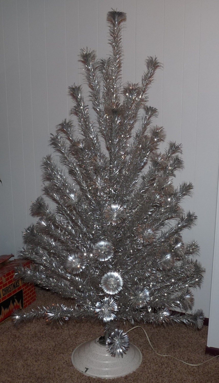 Vintage 6FT Aluminum Silver Glow PomPom Tree w/ Box & Rotating Musical Stand