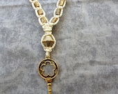 Key Necklace (gold), Macrame