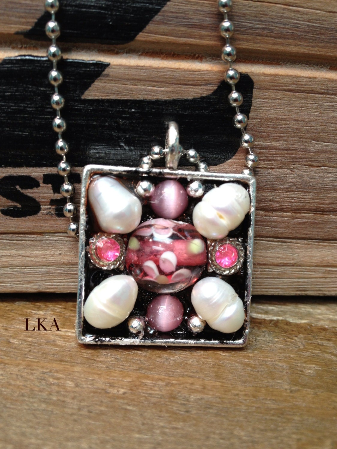 Elegant Necklace Pearls and Pink in June