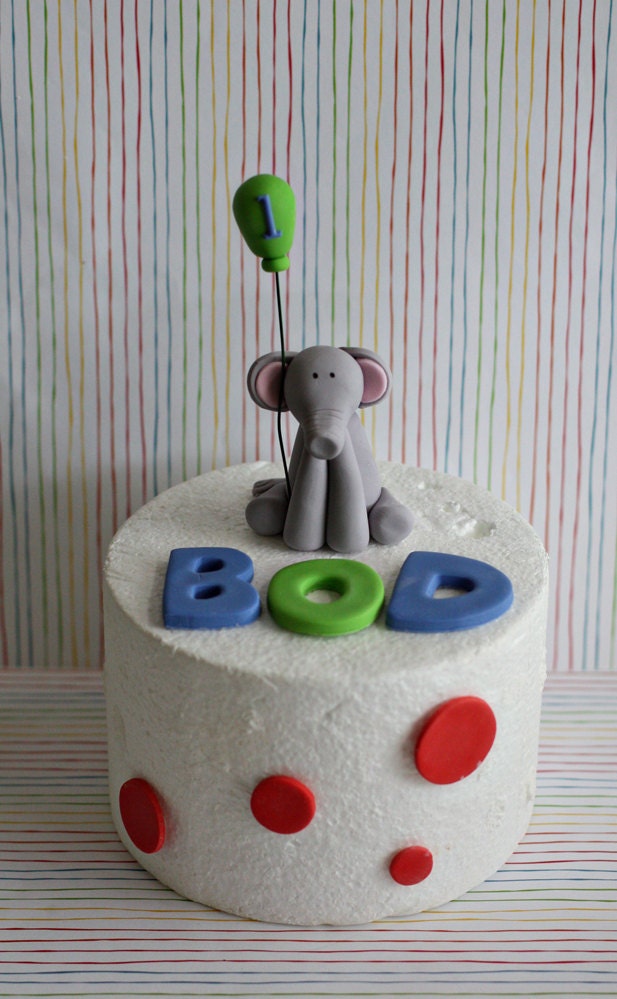 Fondant Elephant with a Balloon, Name, Age and Polka Dots Perfect for a Smash Cake or a Birthday Cake