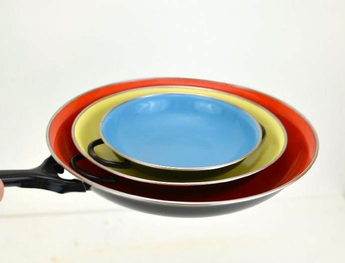 Vintage Enamel Yugoslavia Primary Color Nesting Paella Pans with Handle