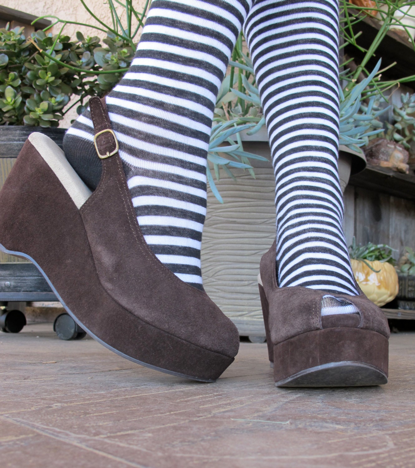 1970s Peep Toe Platform Heels Dark Brown Leather Suede Wedges // Size US 9 to 8.5