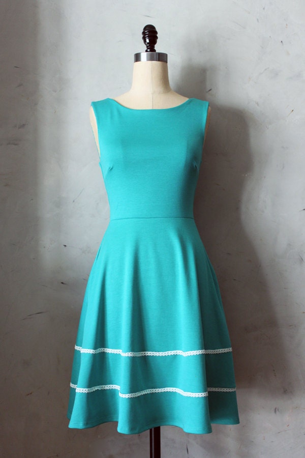 COQUETTE in JADE - Teal emerald green dress with pockets // flared circle skirt // ivory crochet // bridesmaid dress // vintage inspired