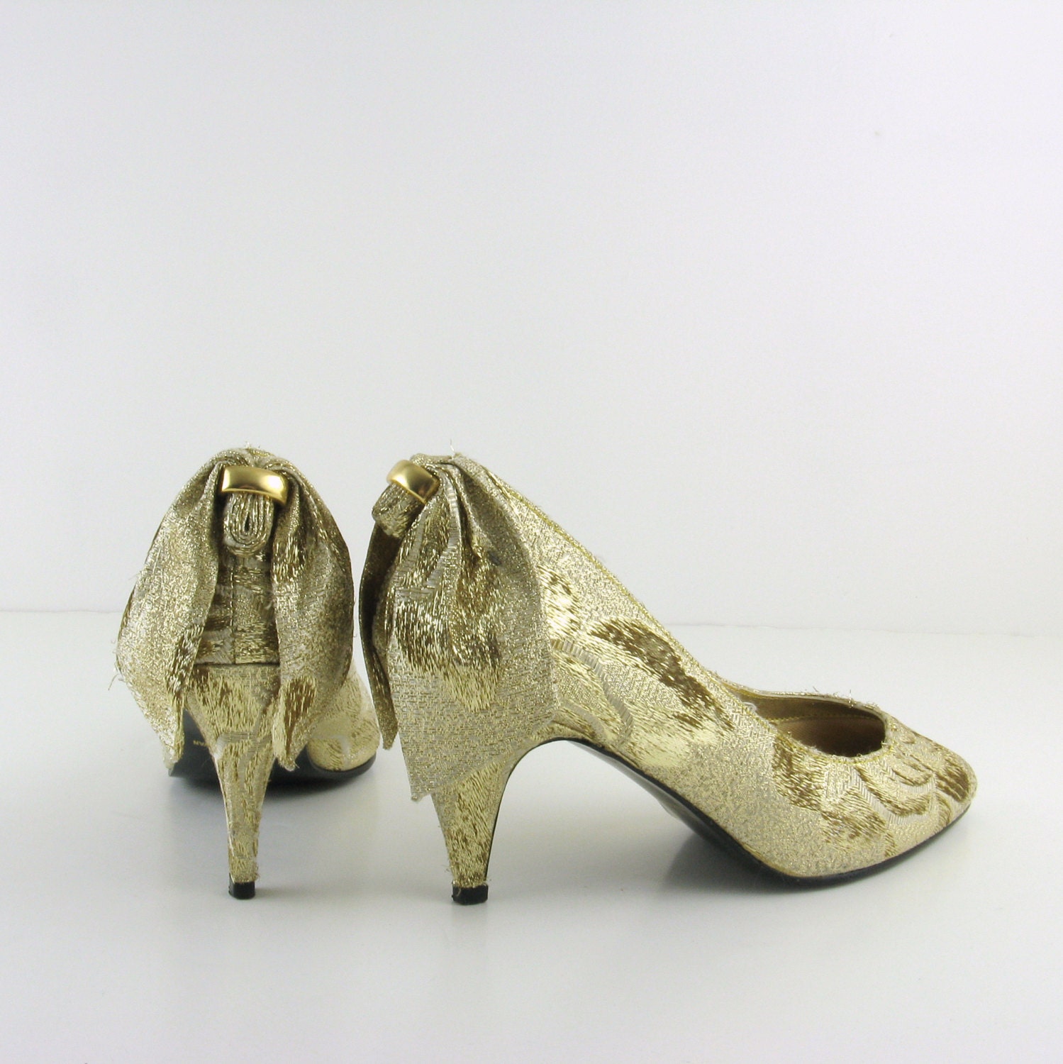 Vintage Gold Bow High Heels - 1980s Shoes Size 7 by After Midnight - TwoMoxie
