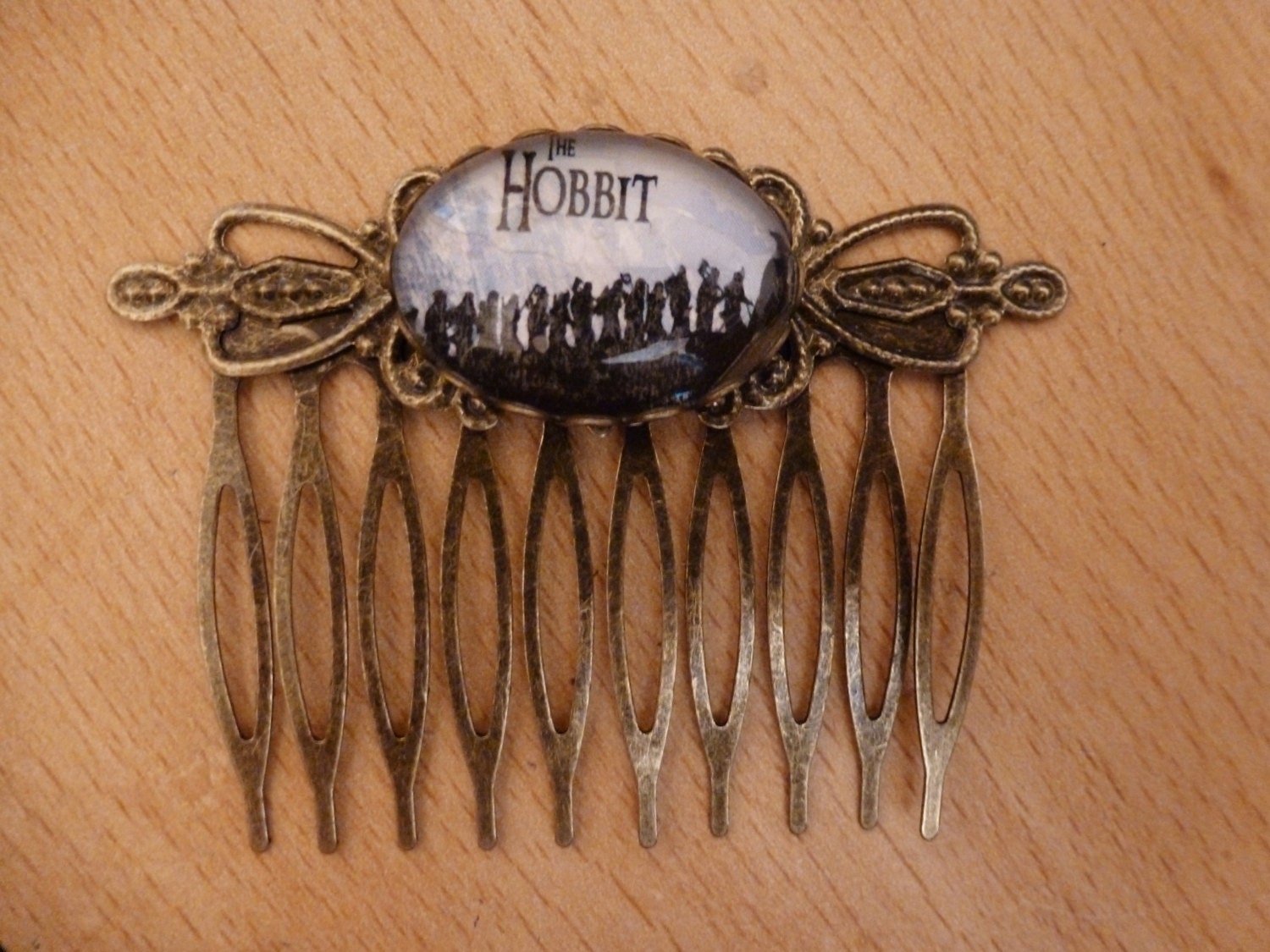 Vintage style Lord of The Rings/The Hobbit cameo haircomb 18 x 25mm
