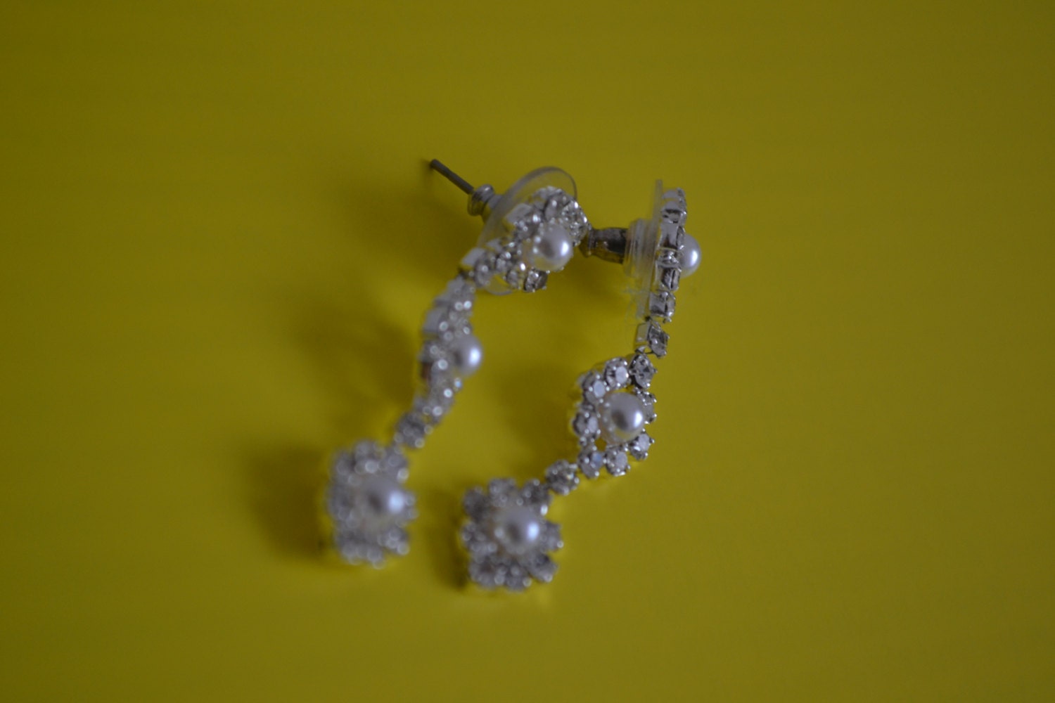 Vintage rhinestones faux pearl dangle pierced earrings silver