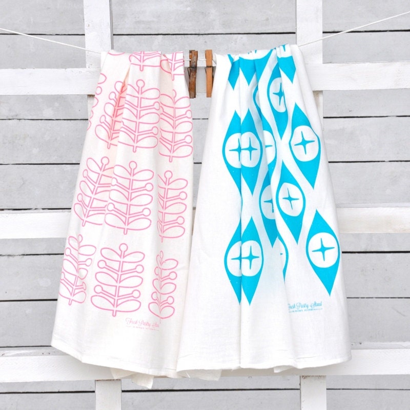 Pyrex Stems and Eyes Tea Towel Set