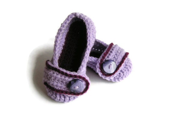 Crochet children's non slip slippers, flats, house shoes, made to order.
