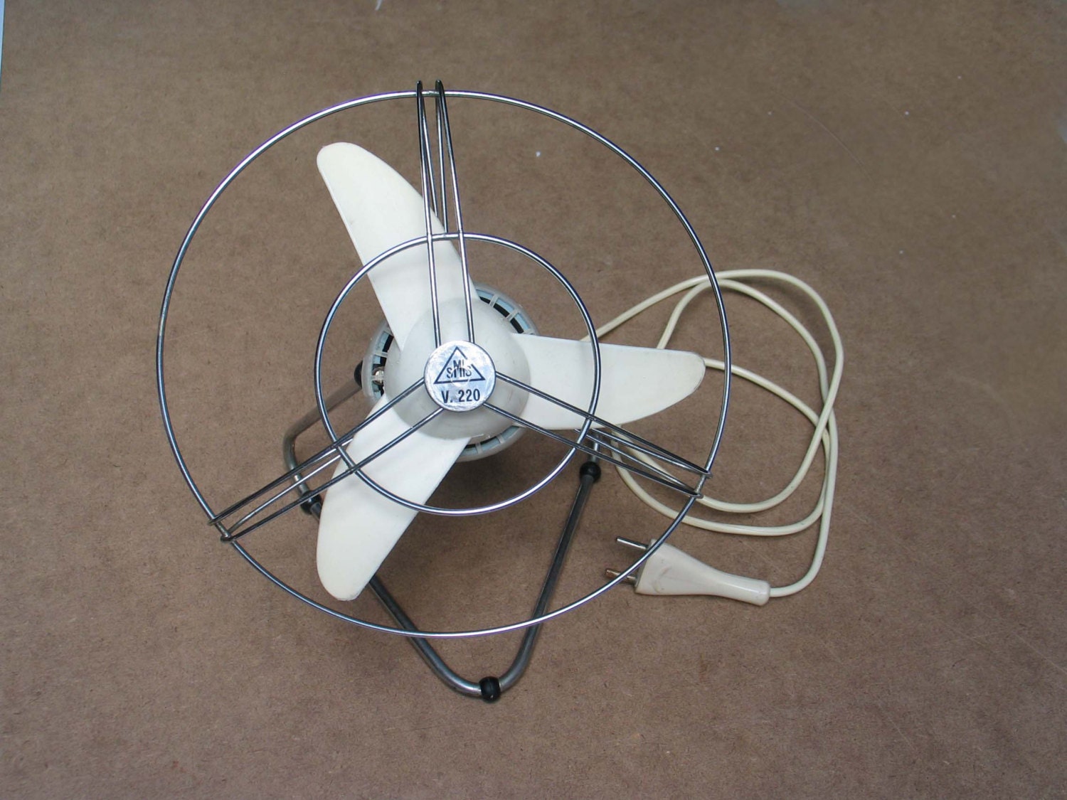 Vintage Electric Fan White and Gray-green- Desk / Table Oscillating Fan - Rare Retro Fan - 1960s - 220 volt