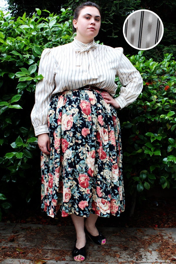 Plus Size - Vintage Cream Satin Stripe Detail Neck Tie Blouse (Size 16/18)