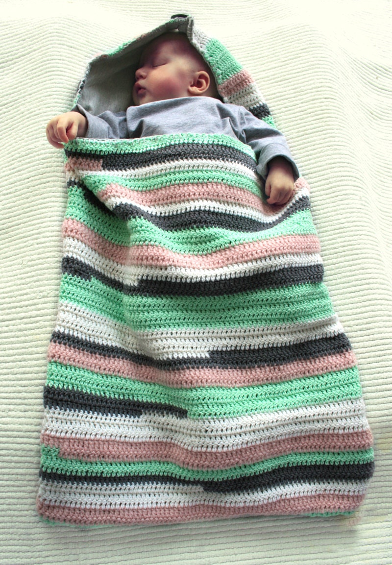 SLEEP SACK / sleeping bag with soft lining for baby crocheted striped suited for maxi cosi